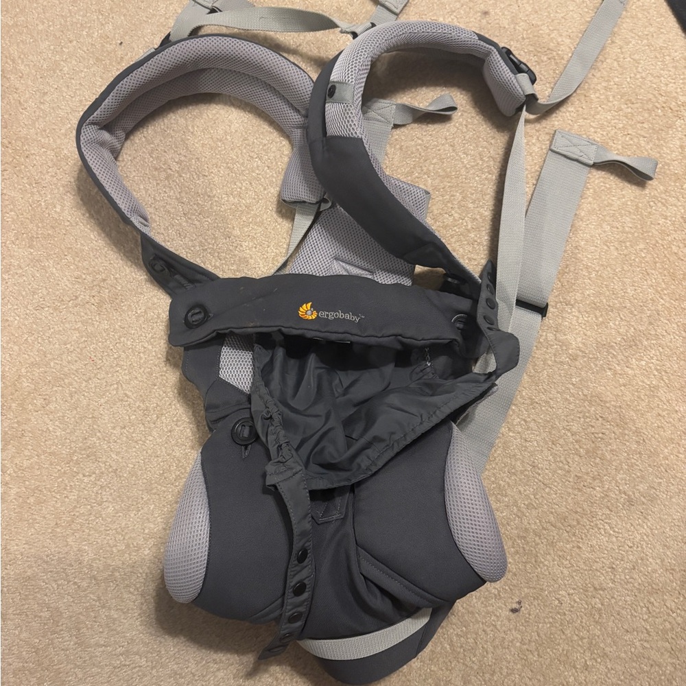 Ergobaby Cool Air Mesh Carrier in Gray